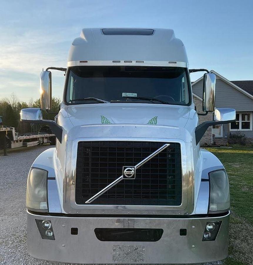 Used 2013 Volvo VNL64T670
