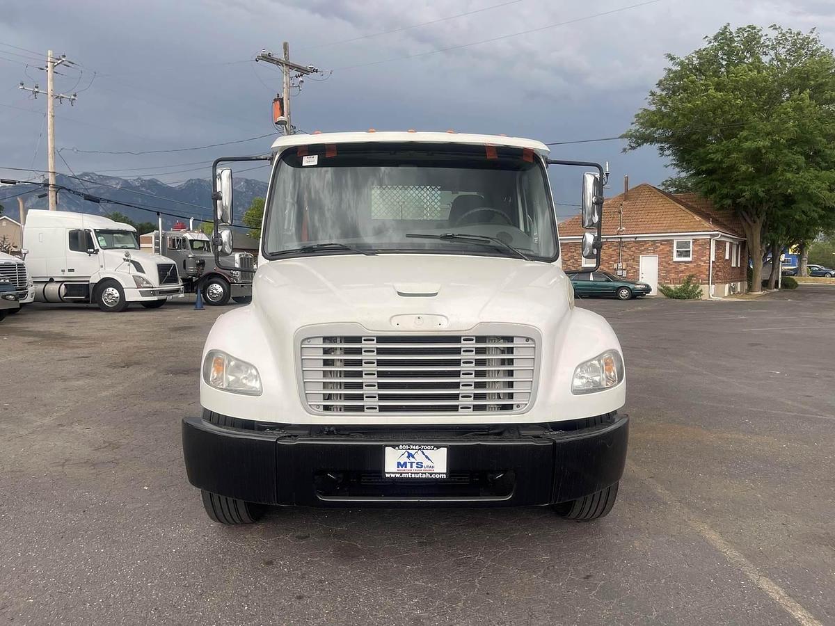 Used 2011 Freightliner M2 106 Flatbed
