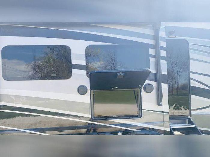 Used 2022 Forest River Legacy 442MC