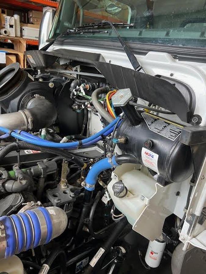 Used 2015 Kenworth T370 Truck with Box & Generator