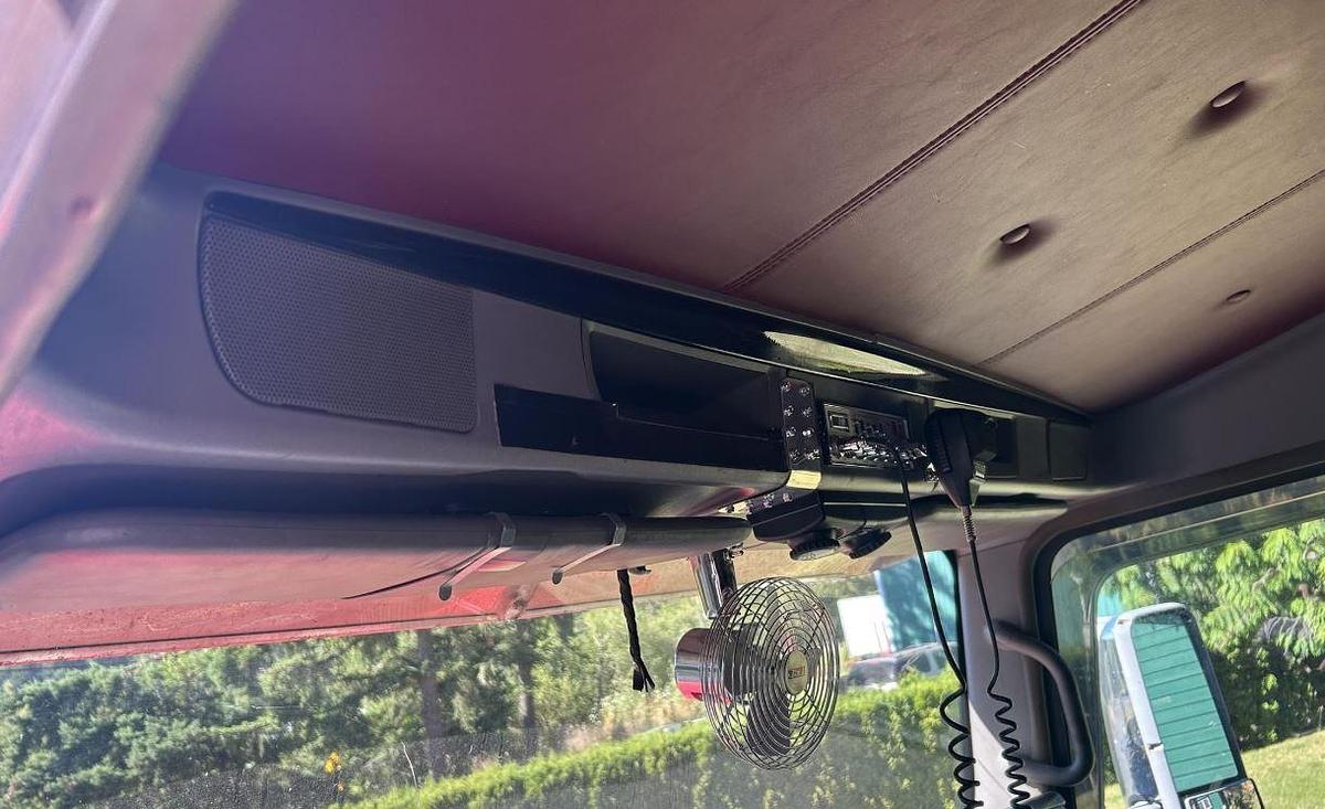 Used 2014 KENWORTH T660 Conventional Sleepe Semi