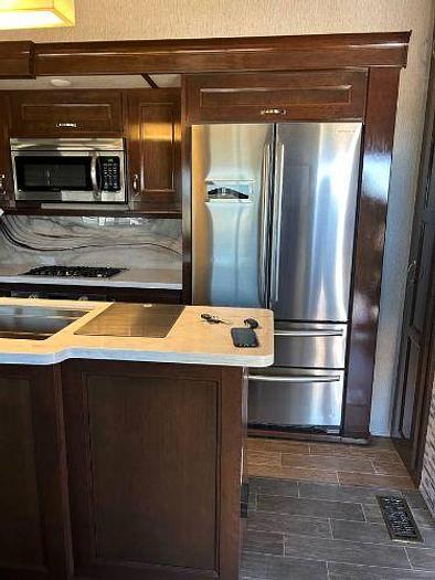 Used 2019 Redwood 3901MB