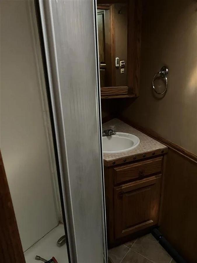 Used 2005 Elite 5 Horse Trailer