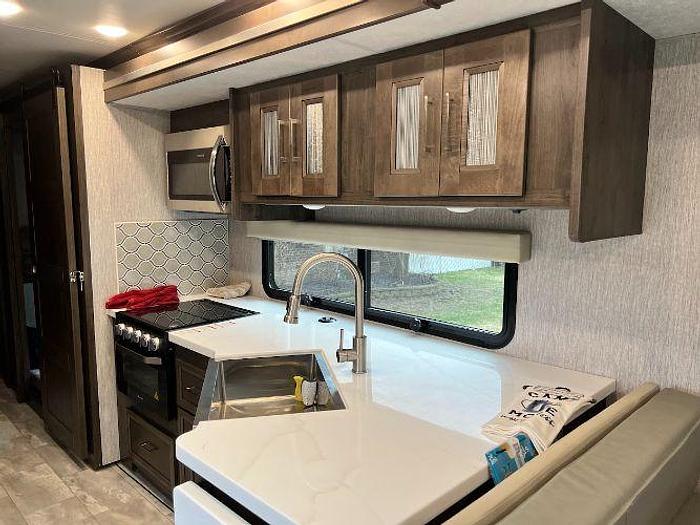 Used 2021 Coachmen Sportscoach SRS 376ES