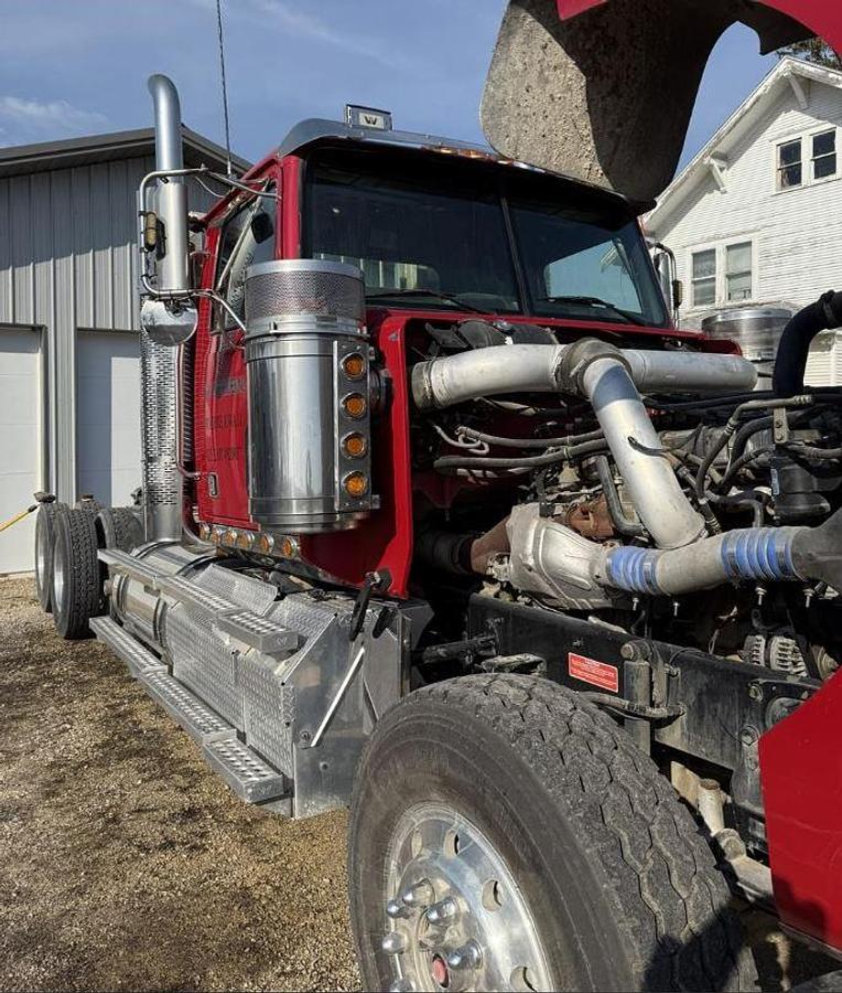 Used 2011 Western Star 4900 Day Cab
