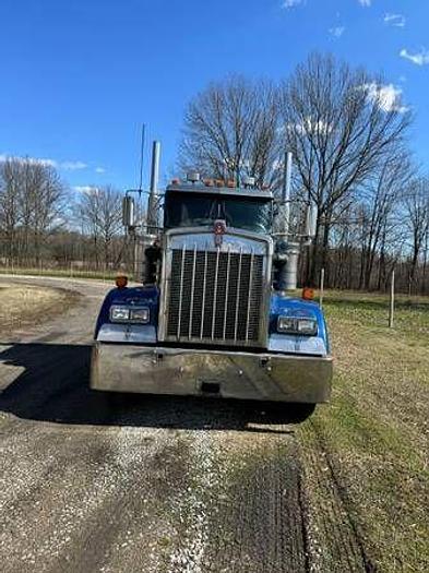 Used 2005 KENWORTH W900L