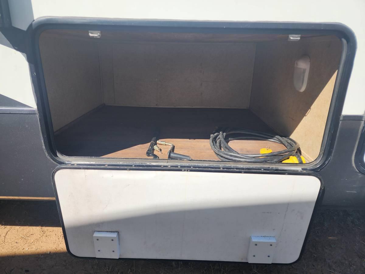 Used 2014 Evergreen Amped M28FS Toyhauler