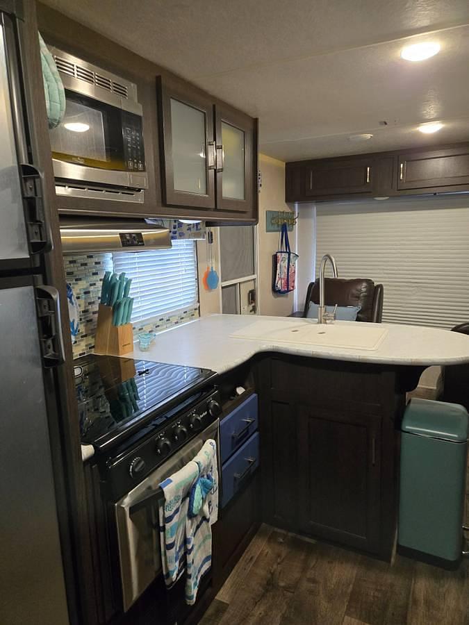 Used 2018 Forest River Salem Cruise Lite T254RLXL 30' Travel Trailer