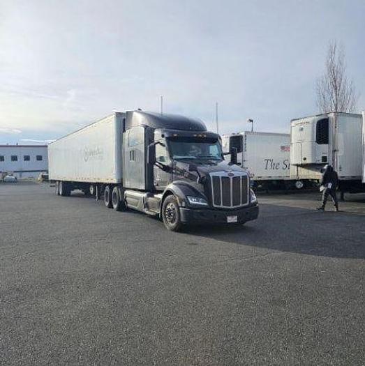 Used 2014 Peterbilt 579 Sleeper Truck