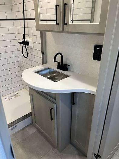 Used 2023 Palomino Columbus 379MB