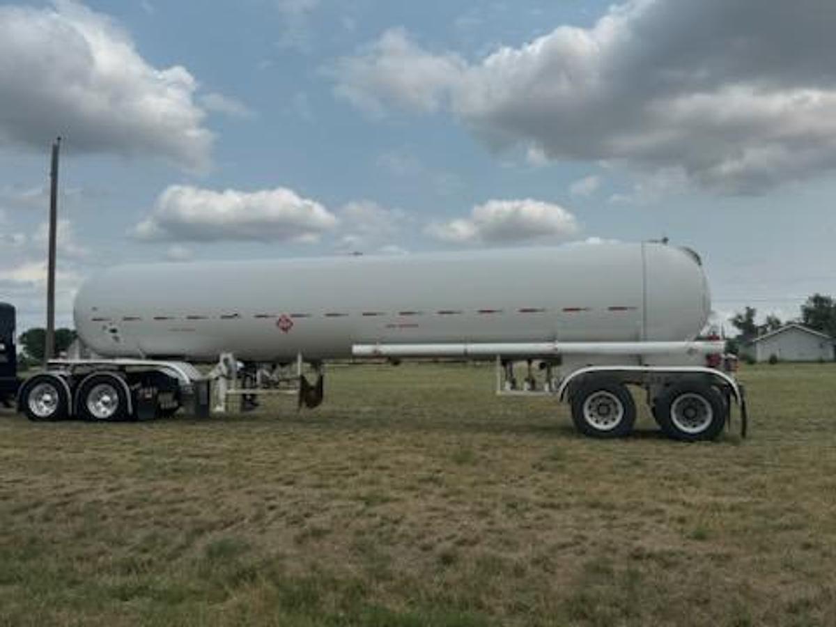 Used 1992 MID-NEBRASKA MC331 Tanker Trailer
