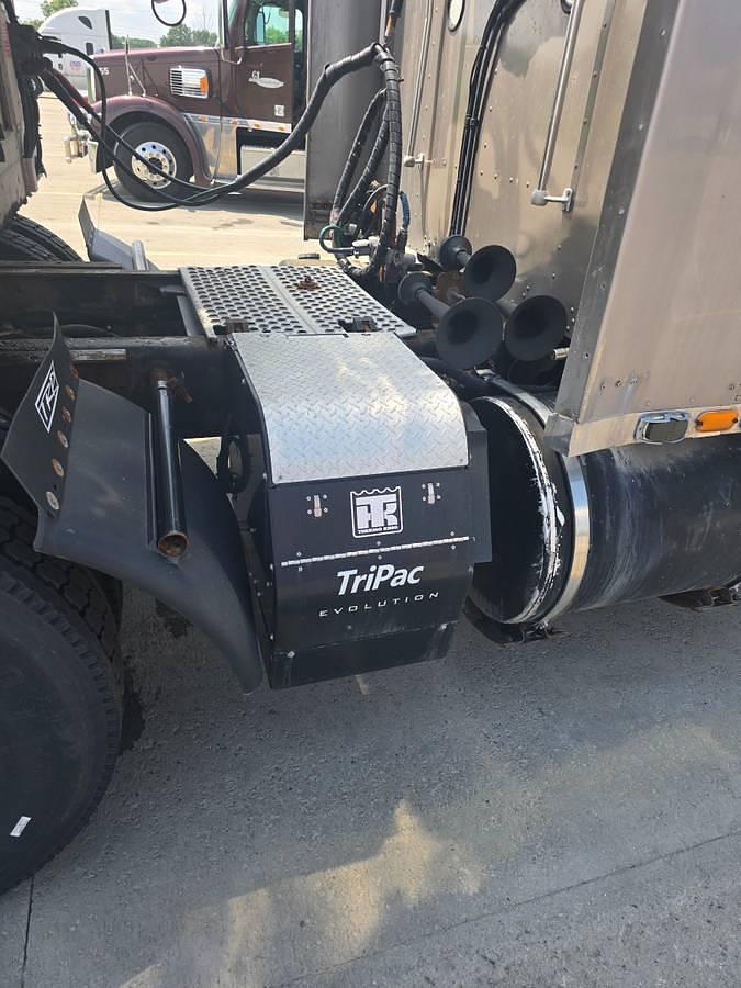 Used 2000 Kenworth W900 with 2015 53ft Utility Reefer Trailer