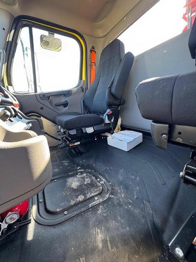 Used 2023 Freightliner Business Class M2 Grapple Truck