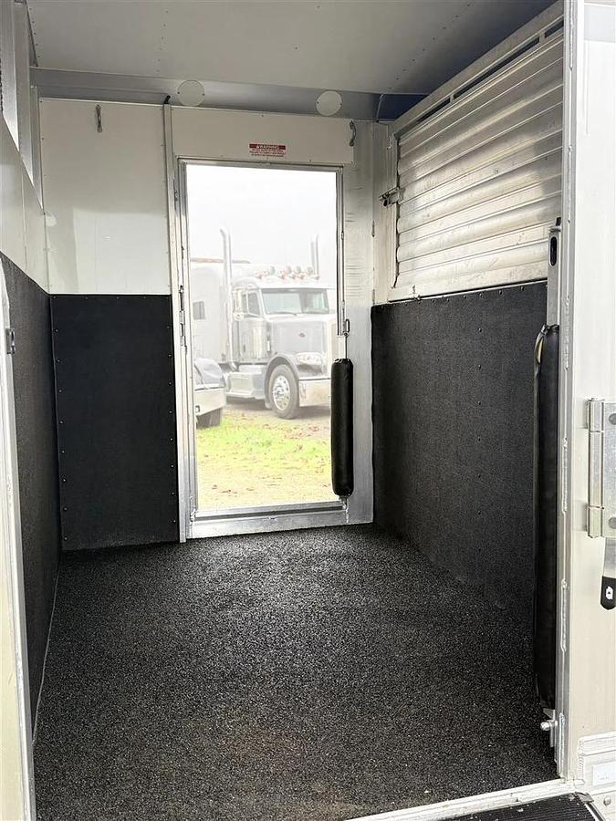 Used 2024 4 Star HTXG6H358086 9 Horse Trailer