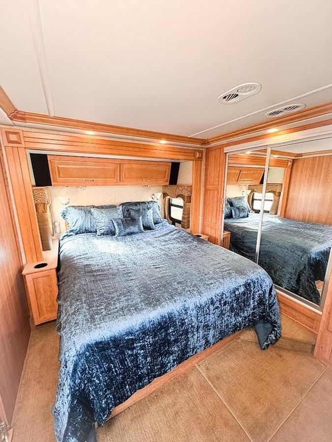Used 2010 Fleetwood Discovery 40X