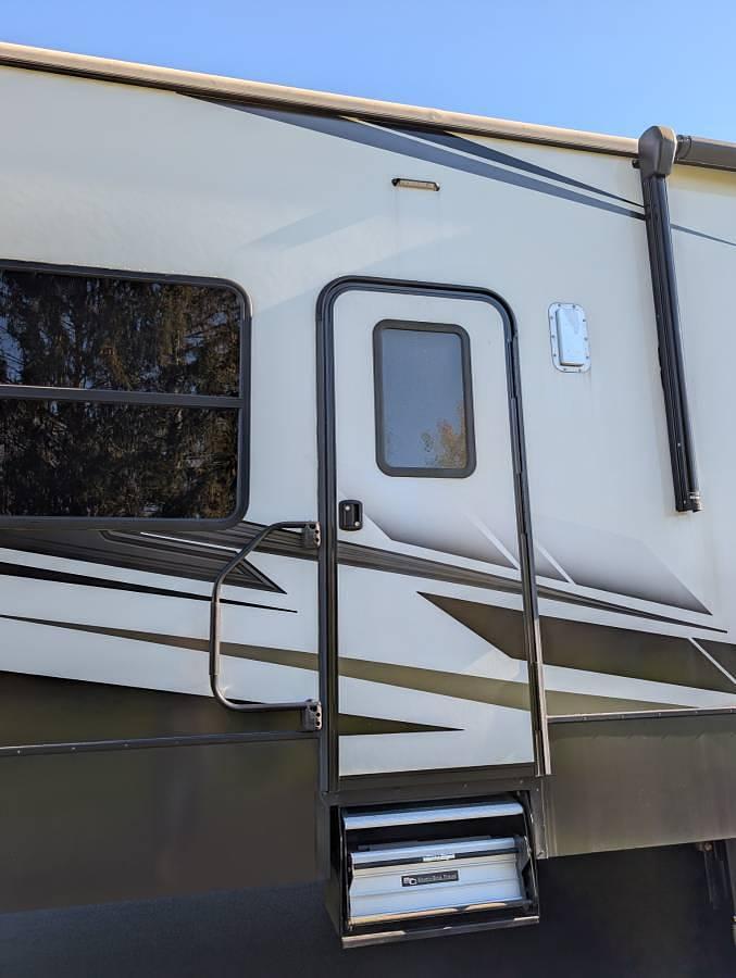 Used 2023 Heartland Fuel 357 Fifth Wheel