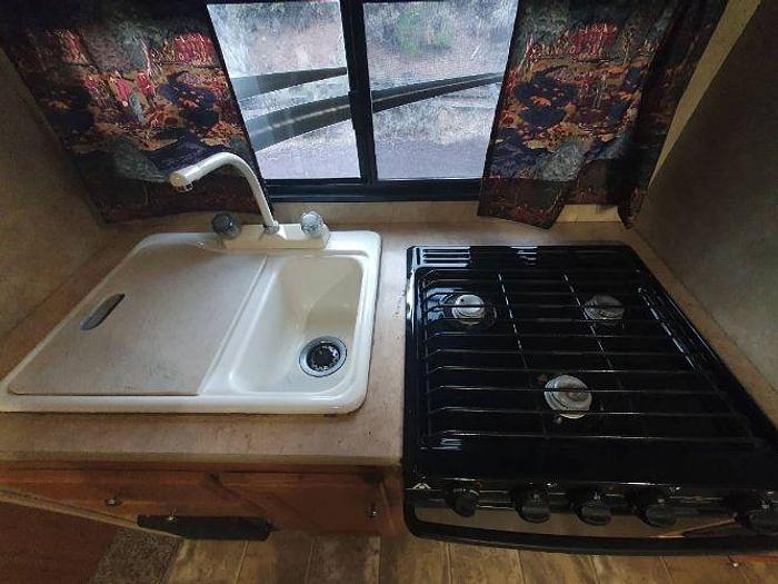 Used 2009 Skyline Layton 1811