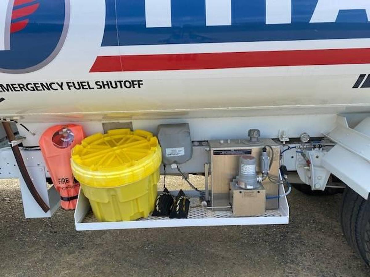 Used 1987 Ford F700 Jet A Fuel Truck