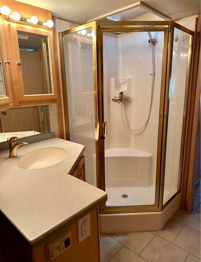 Used 2004 Tiffin Motorhomes Phaeton 40TGH