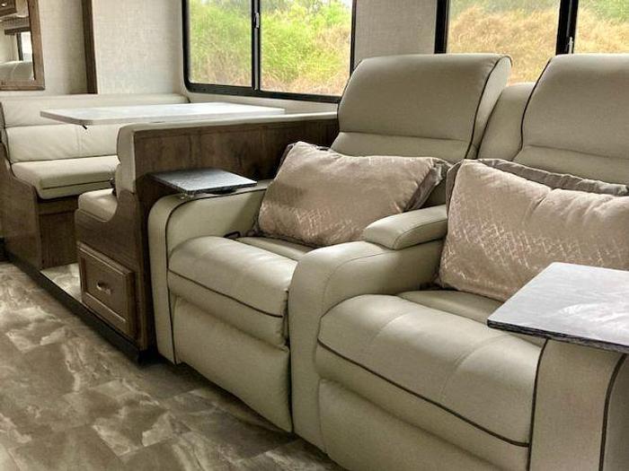 Used 2022 Conquest 6320