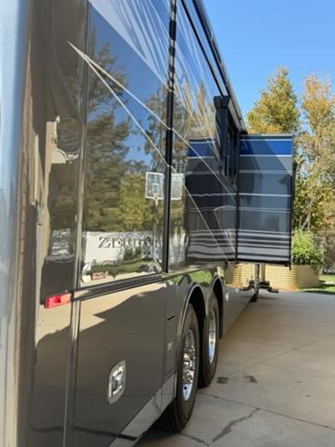 Used 2022 Tiffin Zephyr 45PZ