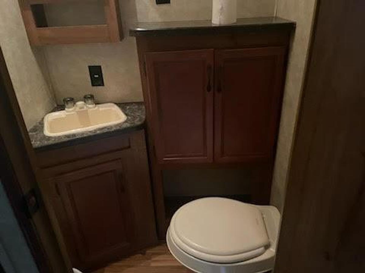 Used 2016 Gulf Stream Conquest 