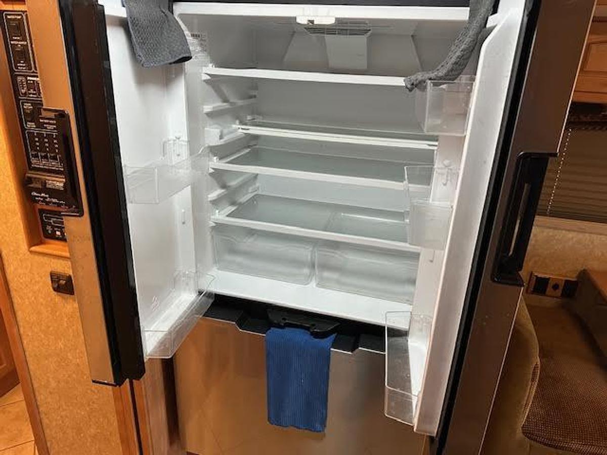 Used 2008 Winnebago Tour 40KD Class A Motorhome