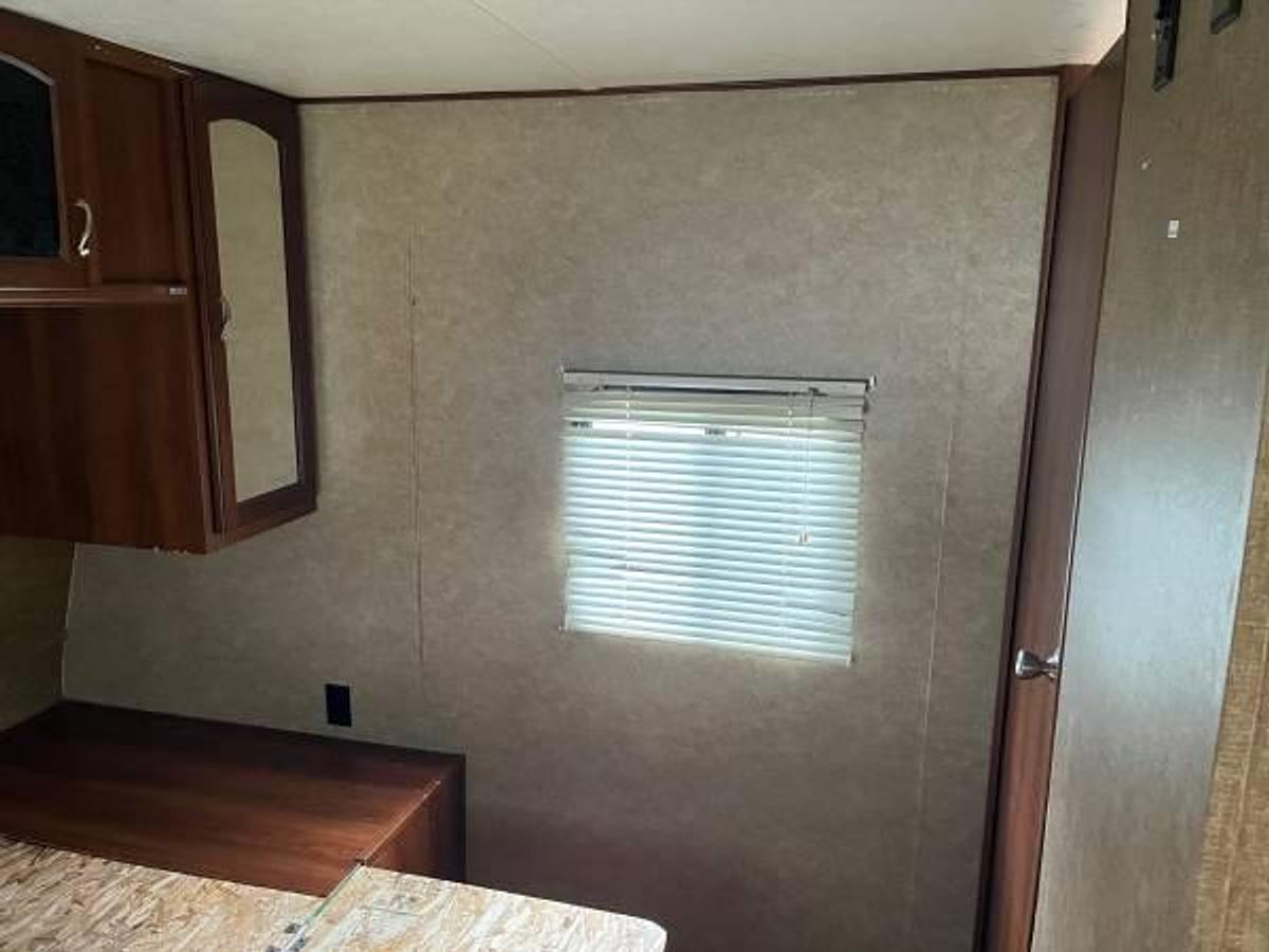 Used 2015 Primetime Avenger 33rsd
