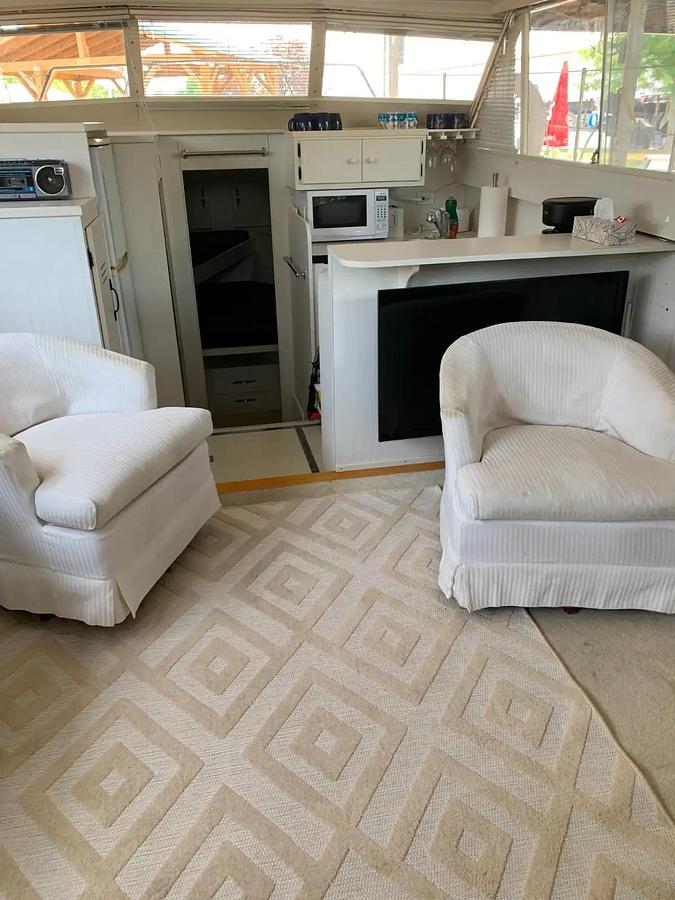 Used 1972 Chris Craft Commander 42ft