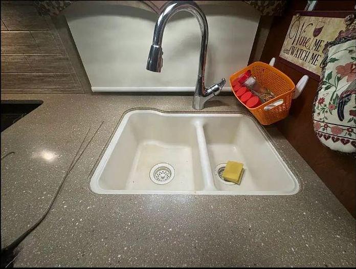 Used 2015 Thor Motor Coach Hurricane 27K