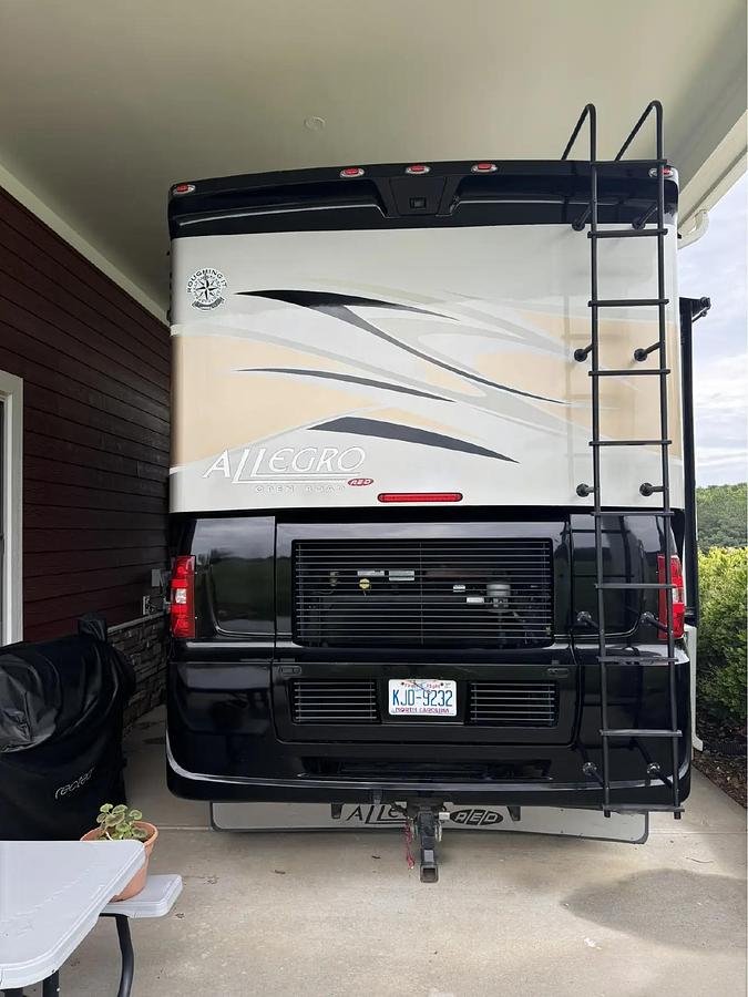 Used 2014 Tiffin Allegro RED 34QFA