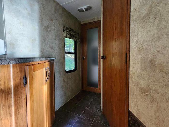 Used 2010 Keystone Montana Mountaineer 326RLT