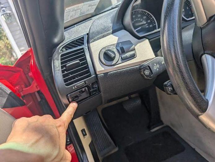 Used 2004 BMW Z4 2.5i