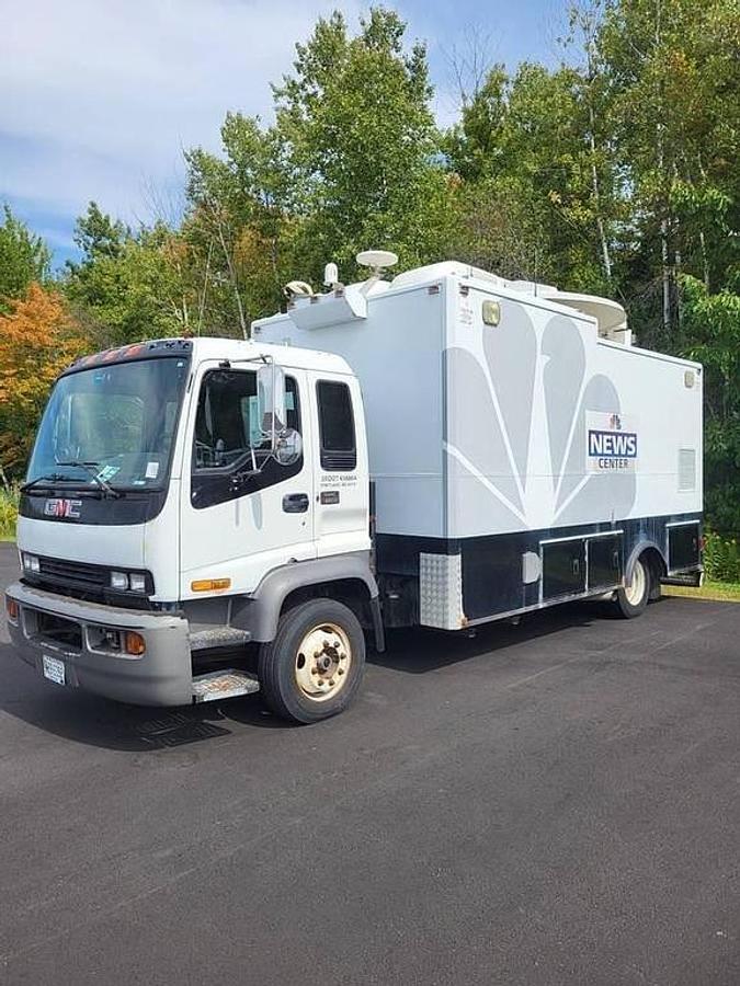 Used 1998 GMC T6500 News Broadcast Truck