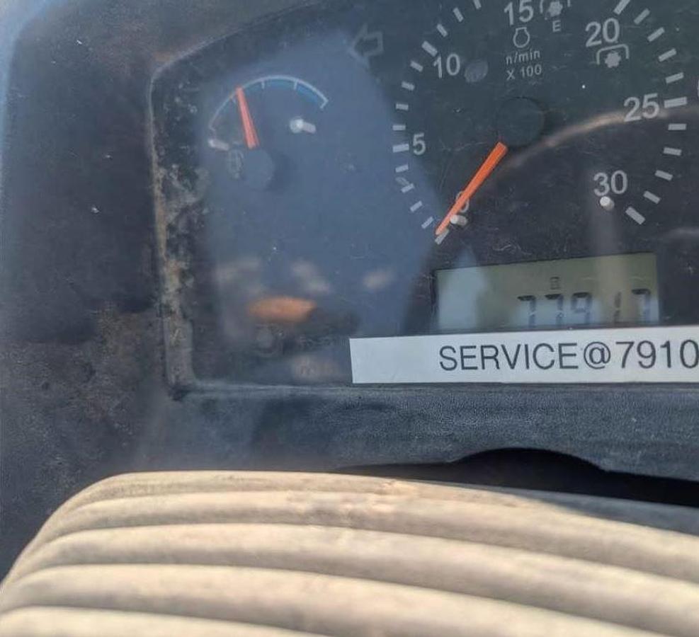 Used 2009 JOHN DEERE 5065M Tractor