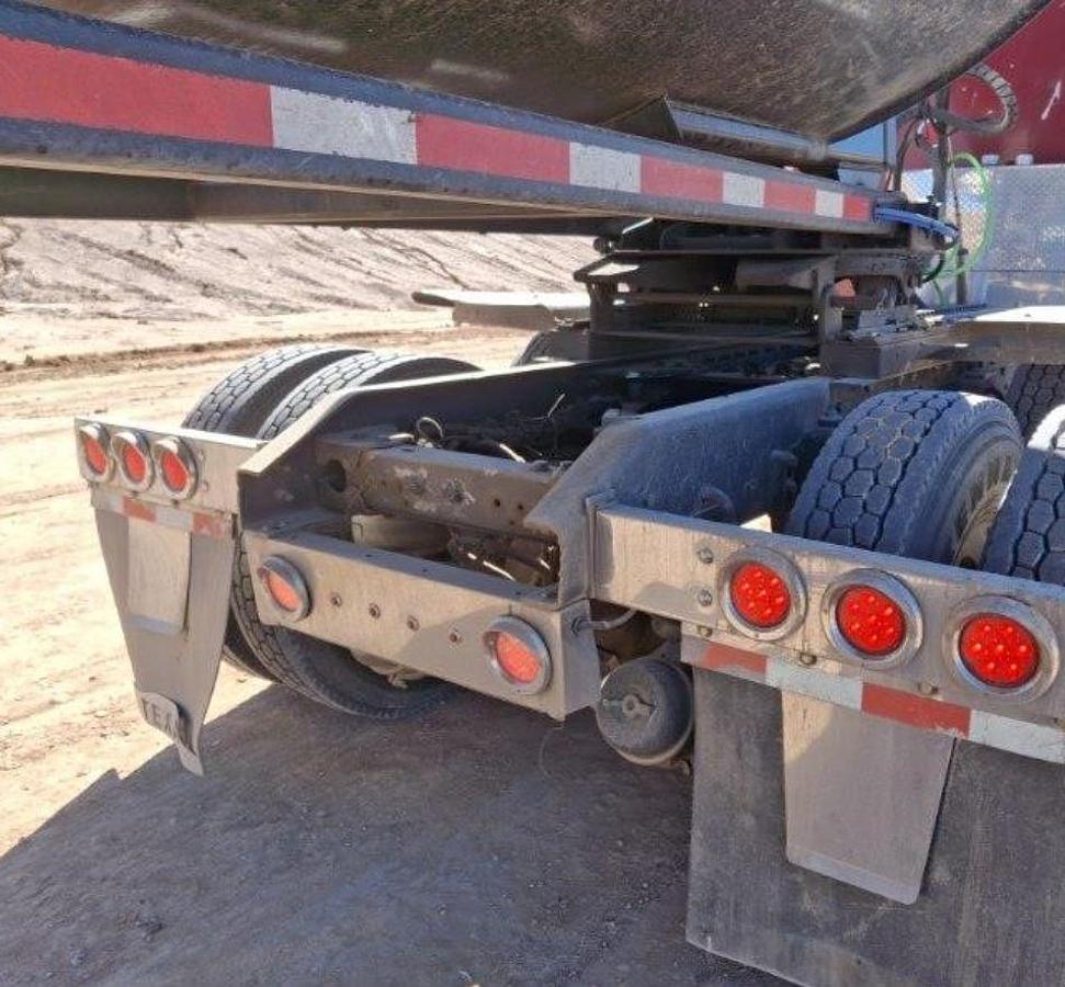 Used 1999 Kenworth W900 Sleeper Semi Truck