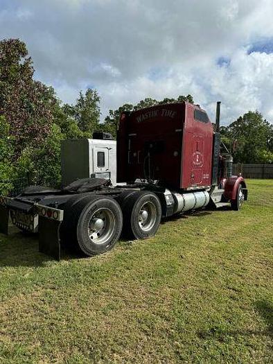 Used 2004 KENWORTH W900L