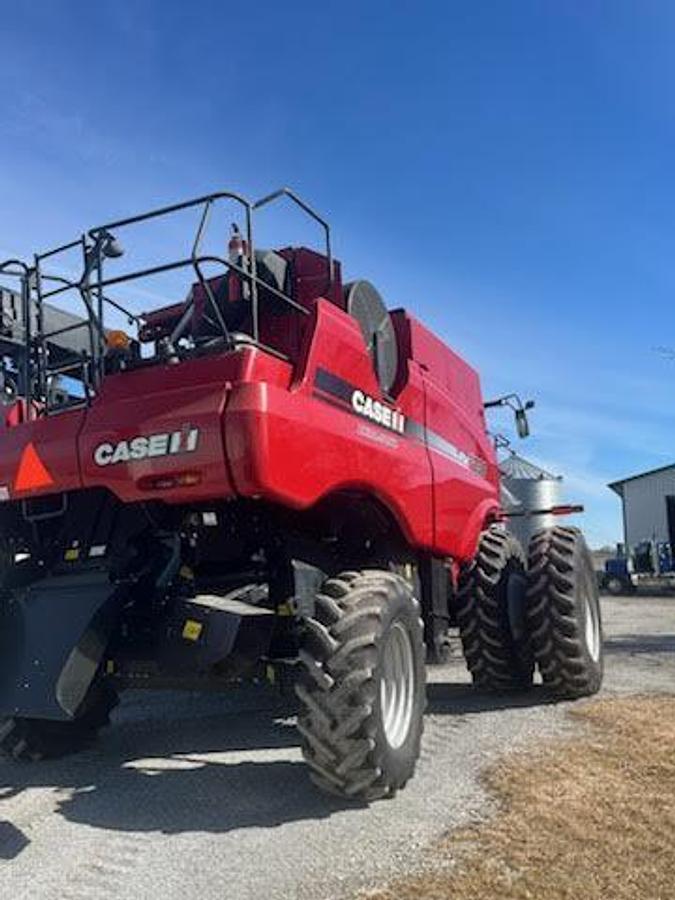 Used 2013 CASE IH 7230 Combine