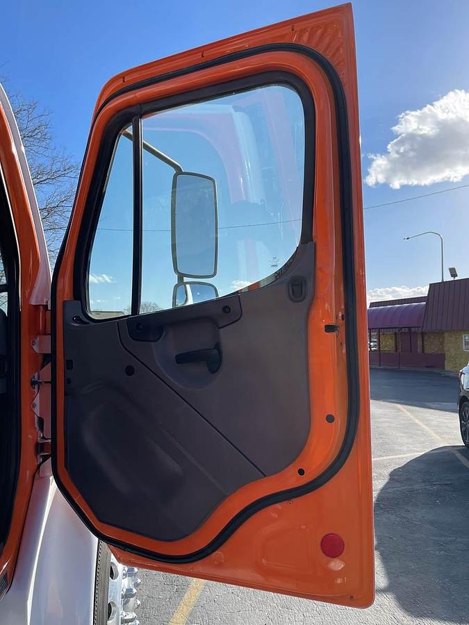 Used 2015 Freightliner M2