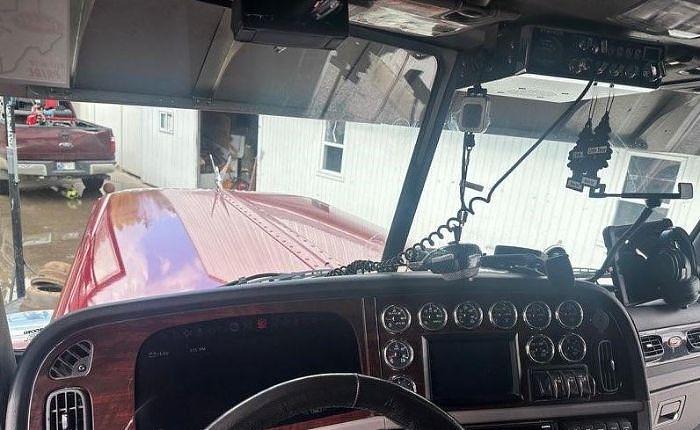 Used 2023 Peterbilt 389