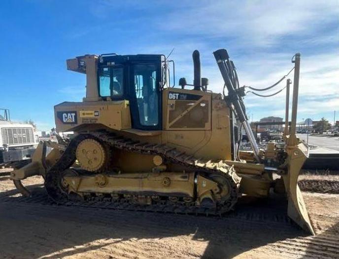 Used 2018 CATERPILLAR D6T