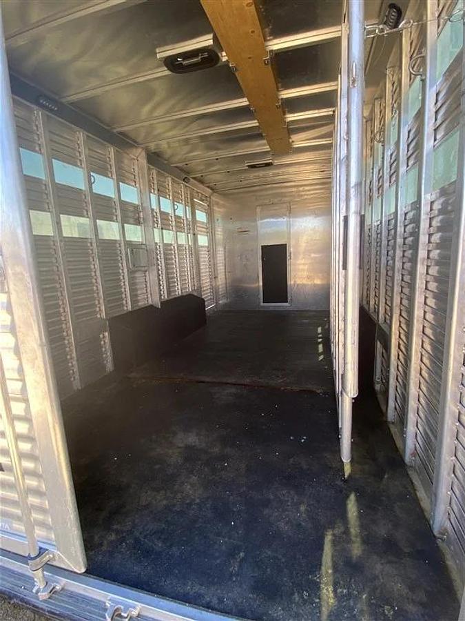 Used 2022 Lakota Charger Edition Stockback 6 Horse Trailer with Living Quarters