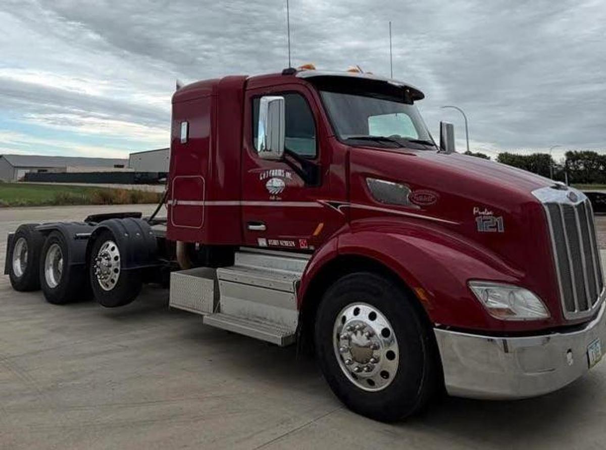 Used 2020 Petebitl 579