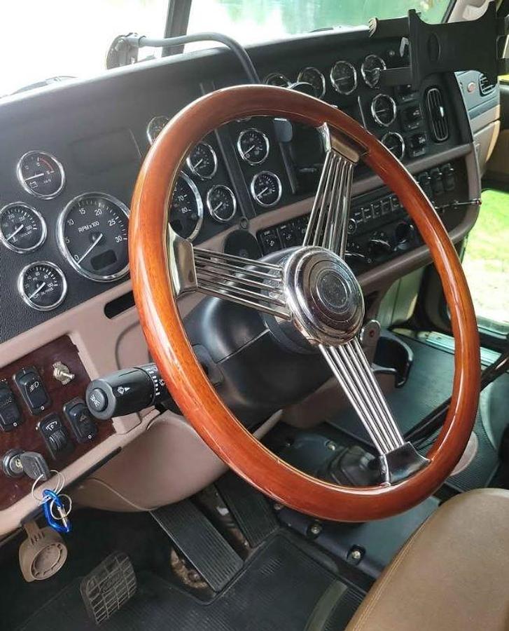 Used 2012 Peterbilt 389 Sleeper Semi Truck