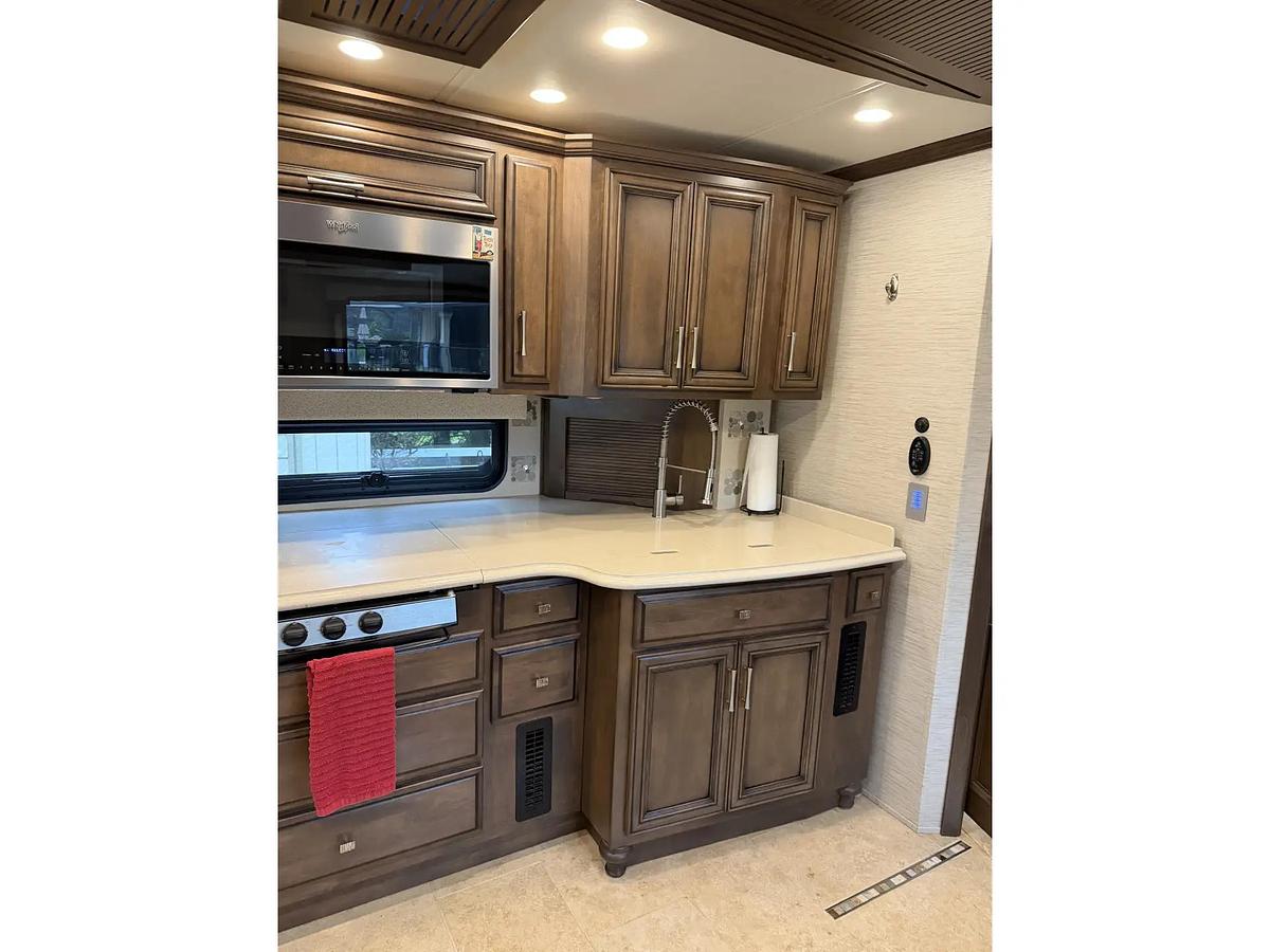 Used 2019 Newmar Ventana 3709