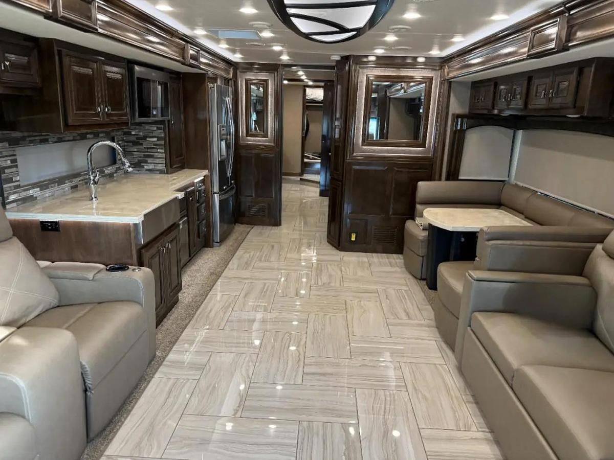 Used 2022 Fleetwood Discovery LXE 44H