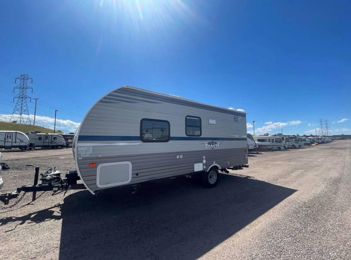 Used 2020 Shasta Oasis 18FQ Travel Trailer