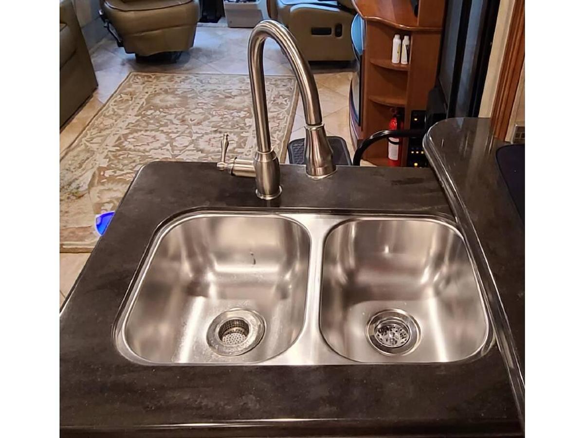 Used 2017 Winnebago Forza 34T