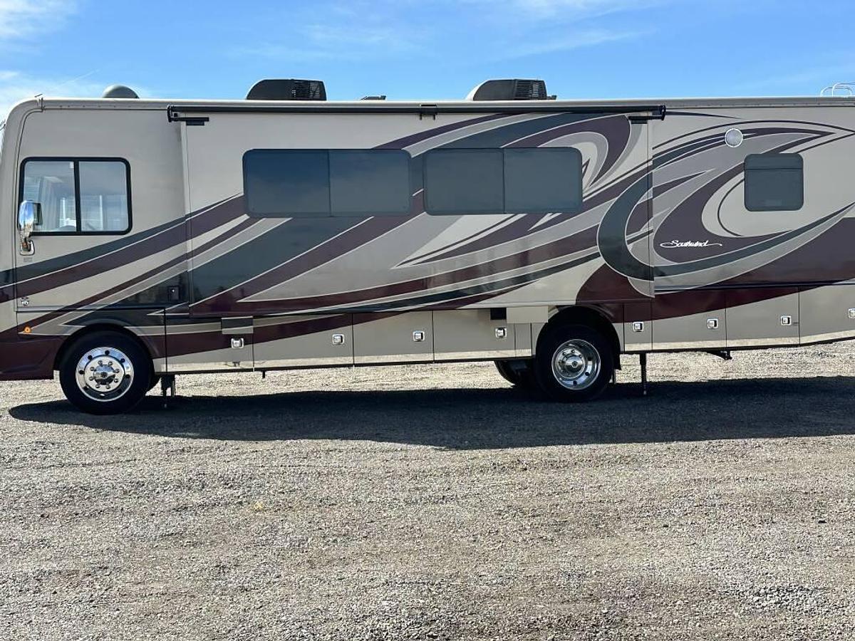 Used 2019 Fleetwood Southwind 34C