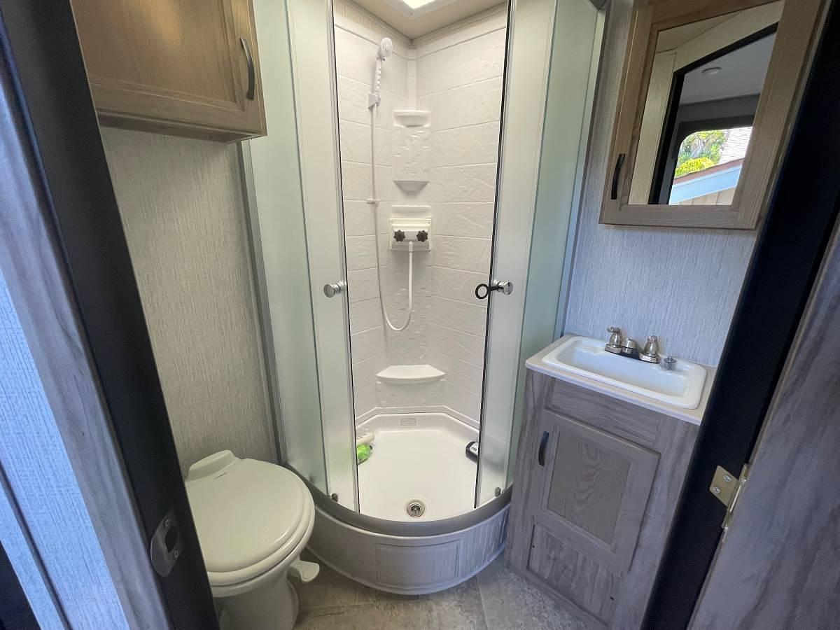 Used 2022 Palomino Solaire 24 ft 205SS